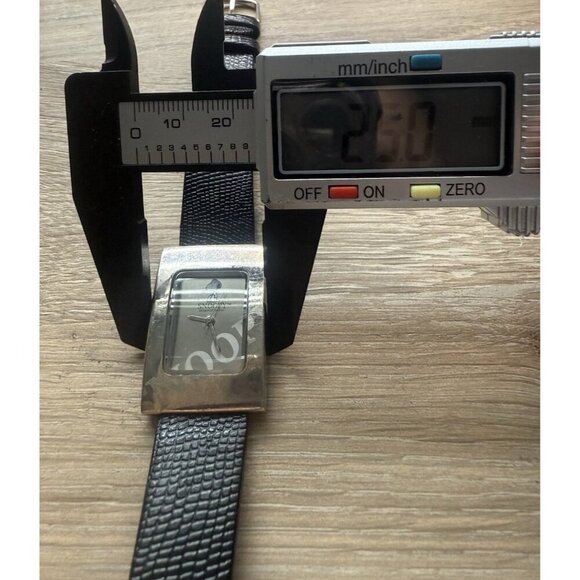 United Feature Syndicate Peanuts Snoopy Quartz Watch Silver Rectangle Leather - Picture 5 of 7